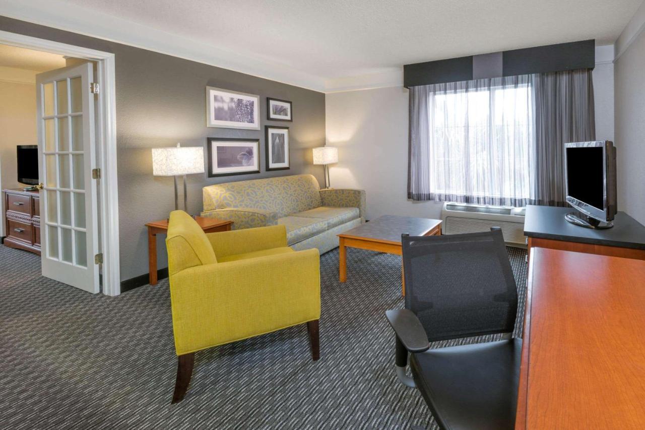 La Quinta Inn & Suites By Wyndham San Antonio Riverwalk Εξωτερικό φωτογραφία