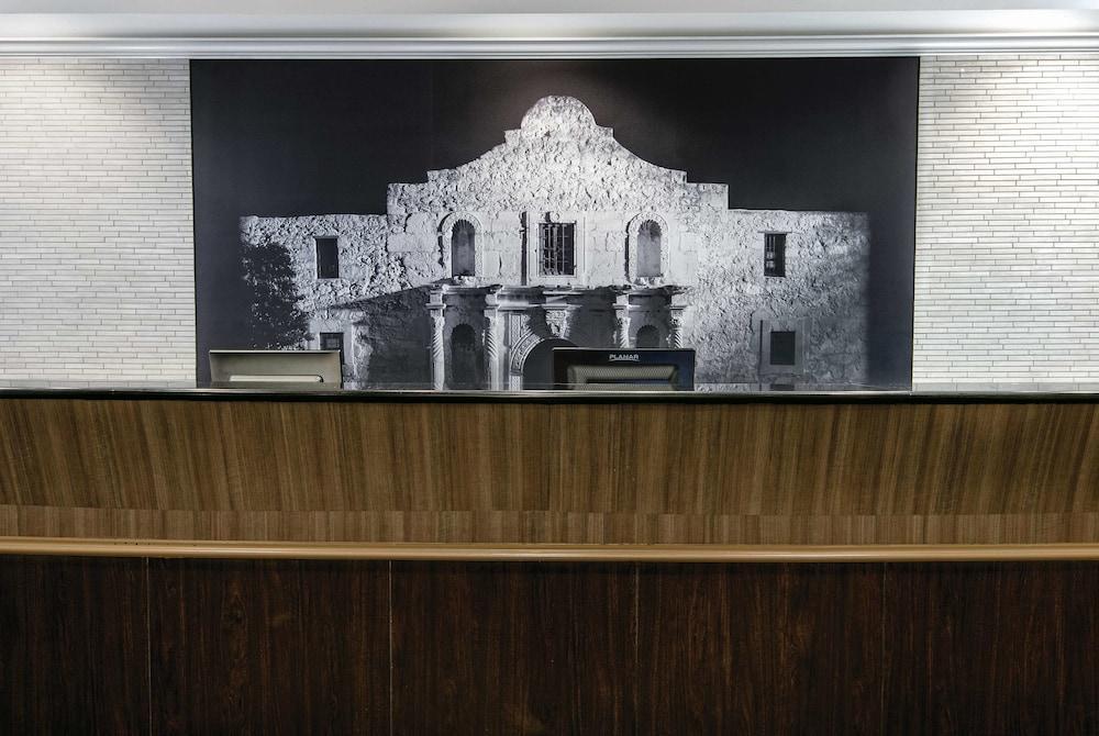 La Quinta Inn & Suites By Wyndham San Antonio Riverwalk Εξωτερικό φωτογραφία